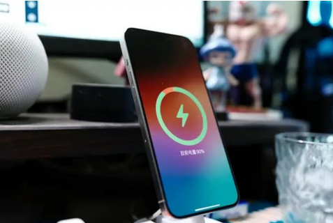 会同苹果15换屏服务分享用什么充电器给iPhone15充电更好 
